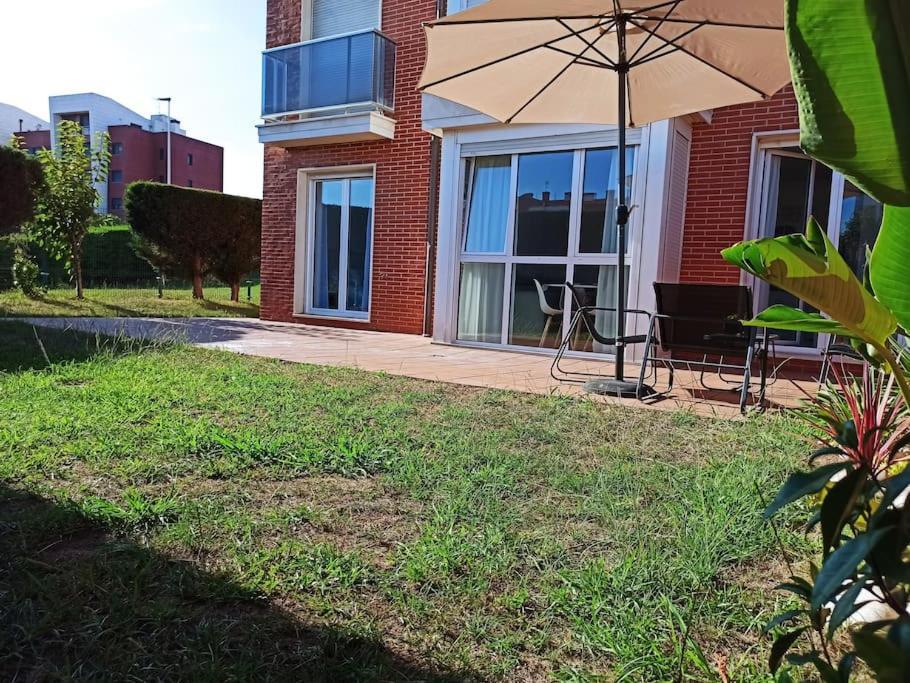 Bajo Con Jardin Privado Lägenhet Santander Exteriör bild