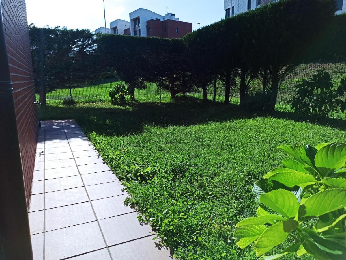 Bajo Con Jardin Privado Lägenhet Santander Exteriör bild